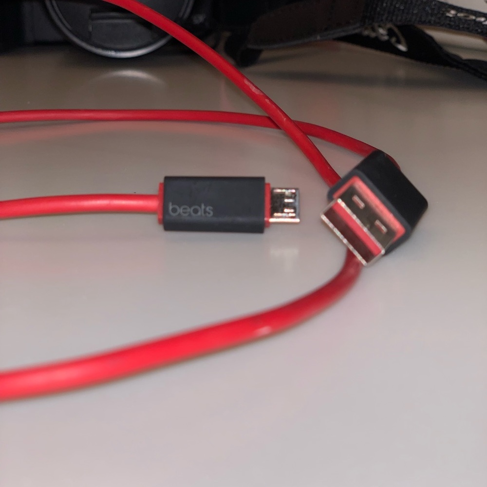 Beats wireless headphone charger cord